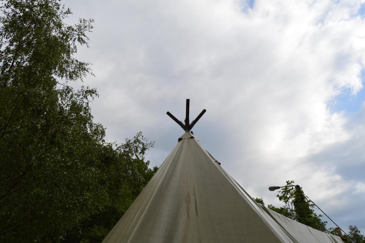 Camping Le Canada-Insolite Chiny Eksteriør bilde