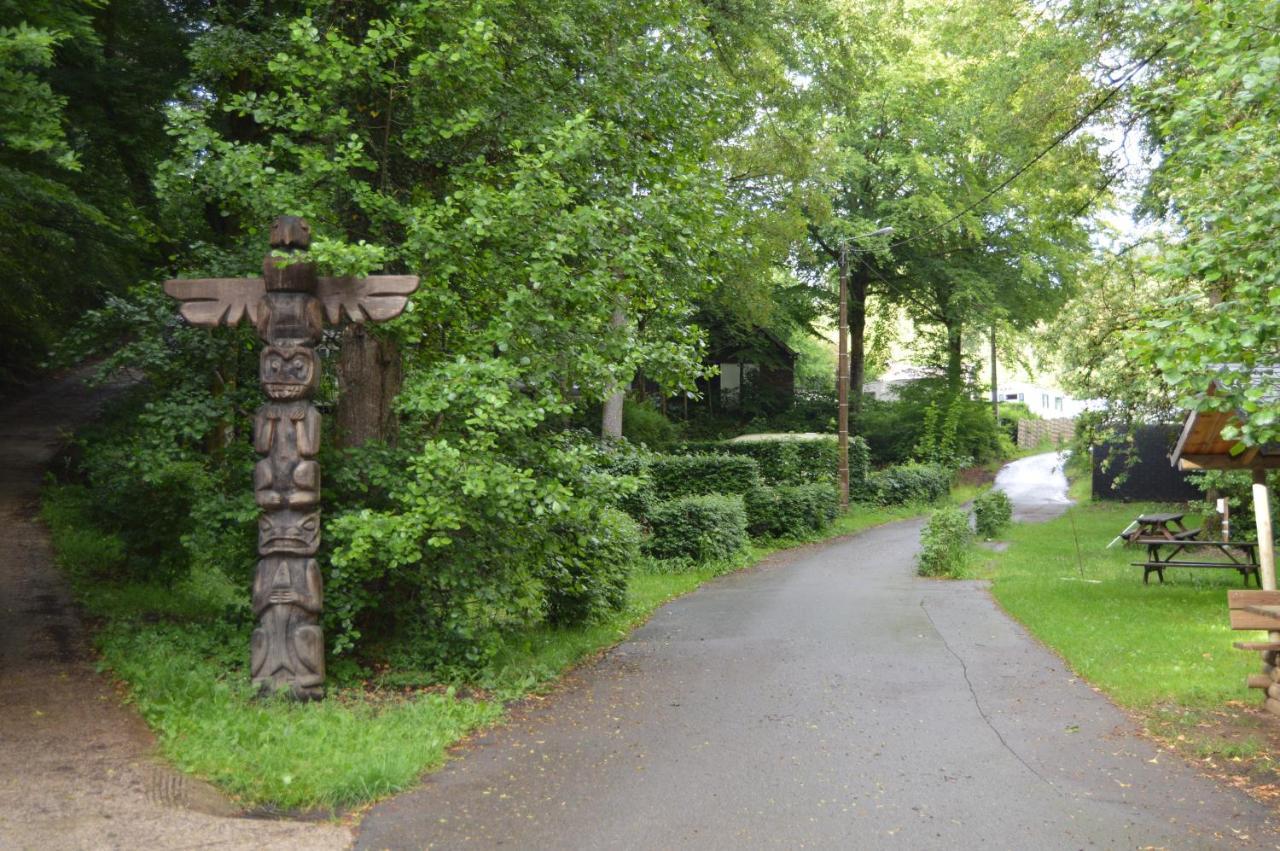 Camping Le Canada-Insolite Chiny Eksteriør bilde