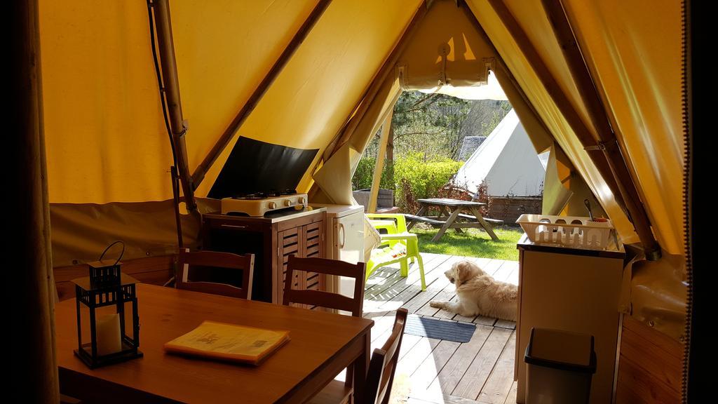 Camping Le Canada-Insolite Chiny Eksteriør bilde