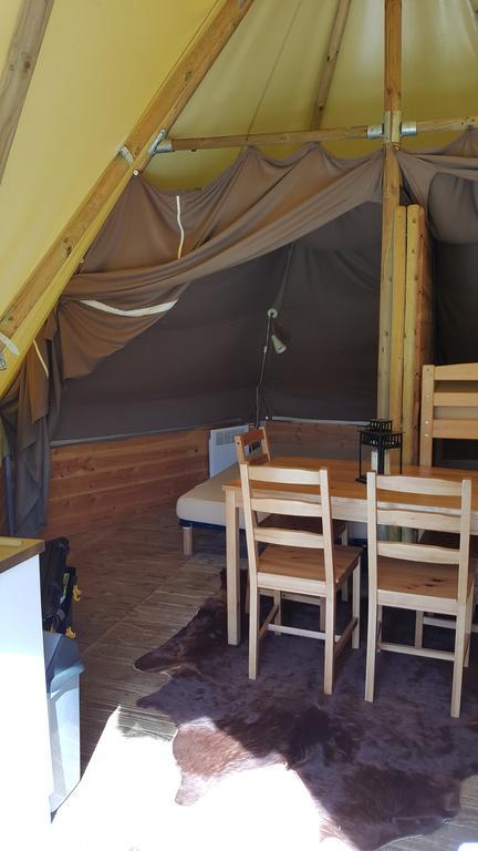Camping Le Canada-Insolite Chiny Eksteriør bilde